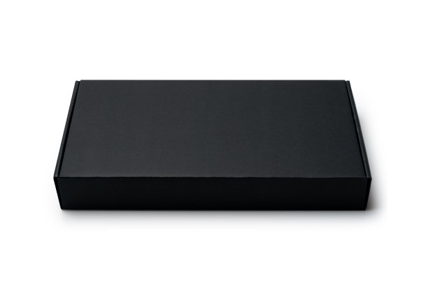 白色背景上的黑色纸盒图片下载
