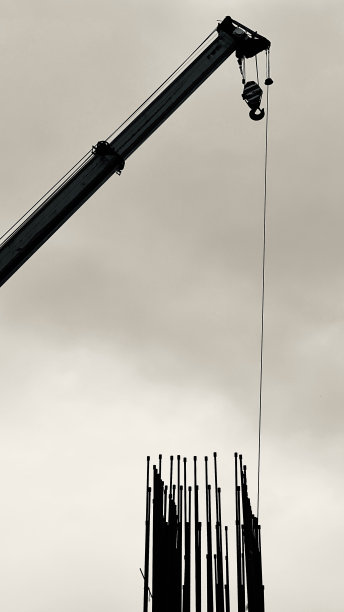 起重机吊装打桩图片下载