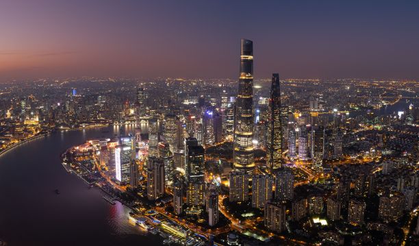 中国上海的现代建筑夜景图片下载