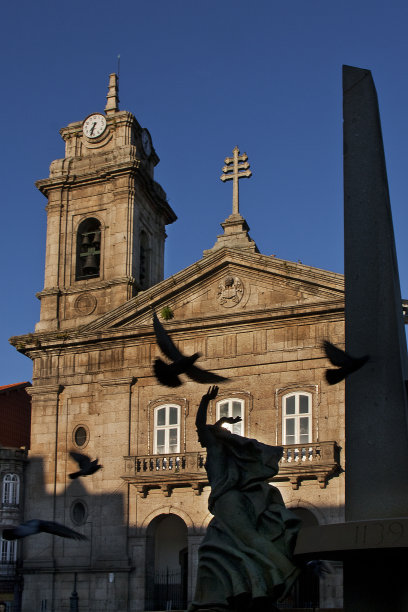 Basilica of St. Peter in Guimarães, Portugal图片下载