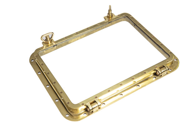 金色复古金属框架孤立在白色背景。青铜边界上的船舷窗与铆钉在老帆船作为装饰元素的窗口为您的海洋设计。图片下载