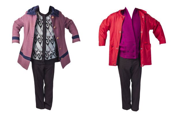 女式长裤、秋衣、针织衫孤立在白色的背景上。图片下载