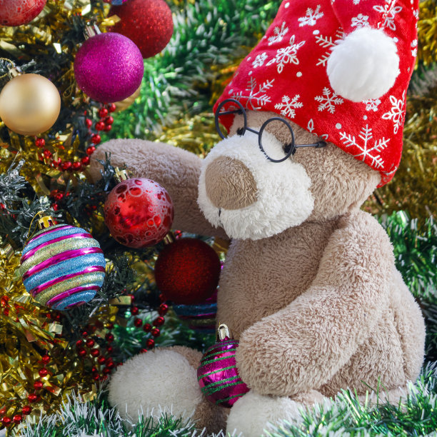 泰迪熊装饰圣诞树图片下载