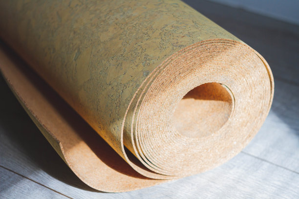 软木底物。铺设强化地板的天然基材。高质量的产品。室内装修。图片下载