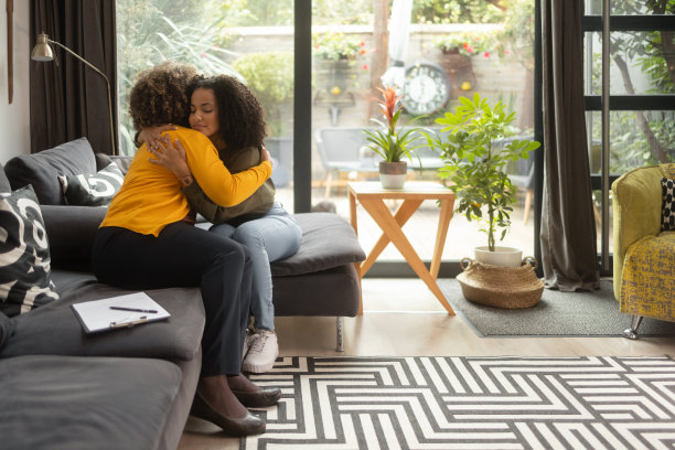 一个正在接受心理治疗的少女图片下载