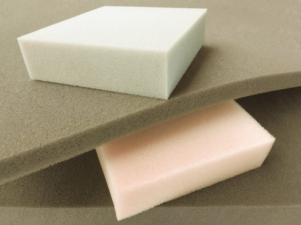 堆叠的方形彩色海绵泡沫图片下载