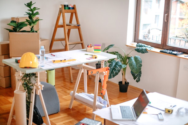 建筑师在建筑工地的工作地点图片下载