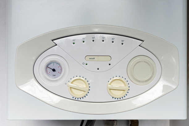 组合煤气集中供暖锅炉上墙。家庭供暖系统图片下载