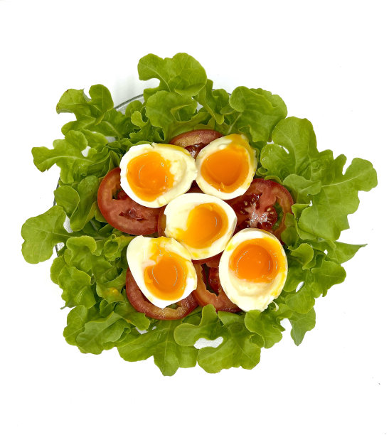 煮鸡蛋、蔬菜沙拉和西红柿图片下载