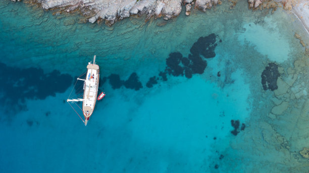 航拍的帆船食道。图片下载