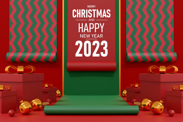 圣诞快乐，2023年新年快乐。红色礼盒，金色球和圣诞装饰在红绿相间的房间背景，冬季横幅贺卡，海报和产品介绍。三维演示图片下载