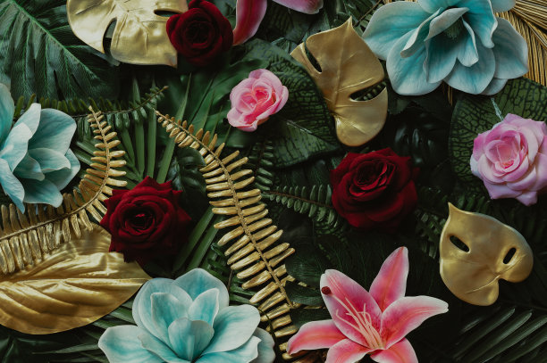 自然背景与绿色的热带树叶和五颜六色的花最小的夏季抽象森林模式或森林图片下载