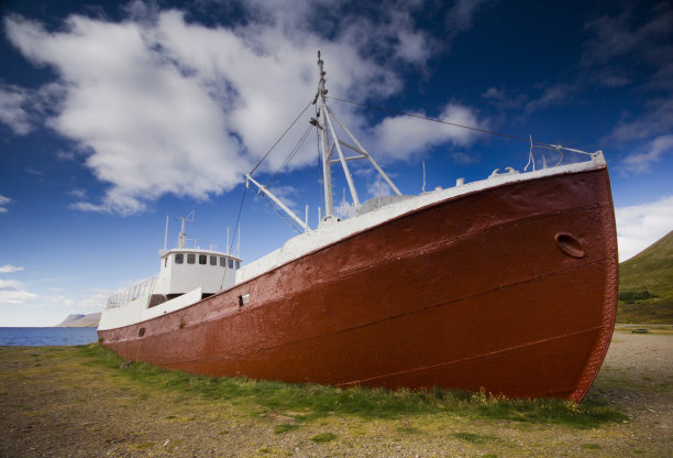 旧金属船图片下载