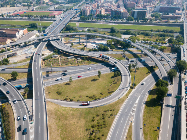 巴塞罗那的汽车交汇处的图片图片下载