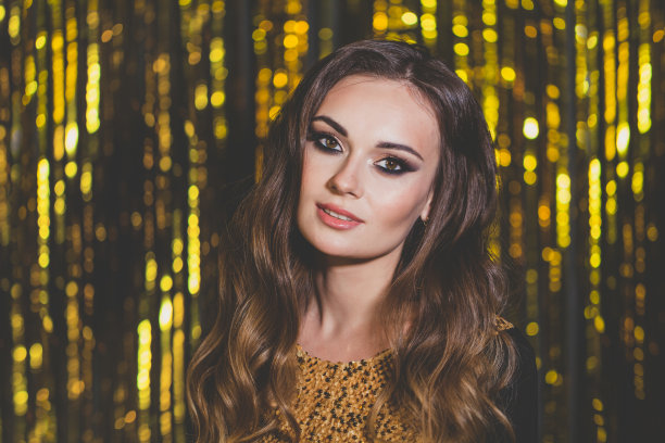 可爱的模特女人黑发长发肖像图片下载