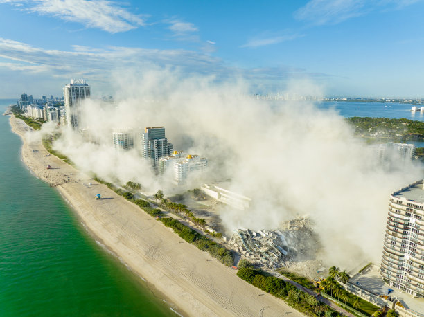 无人机拍摄的多维尔酒店内爆后的照片图片下载
