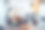 一群商业人士在现代创业办公室扔纸，团队成功和任务完成的概念图片下载