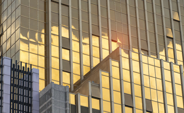 金色玻璃窗保温现代建筑立面图片下载