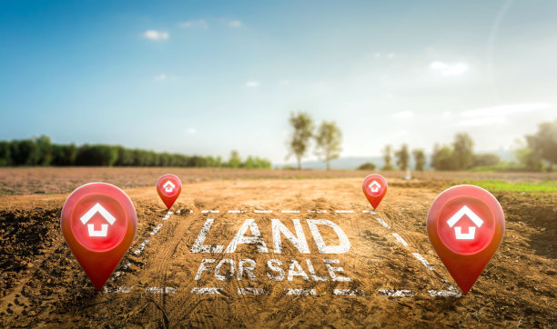 土地地块管理——房地产概念，在绿地上有一块空地，可用于建筑建设和住宅小区的房屋细分出售。图片下载