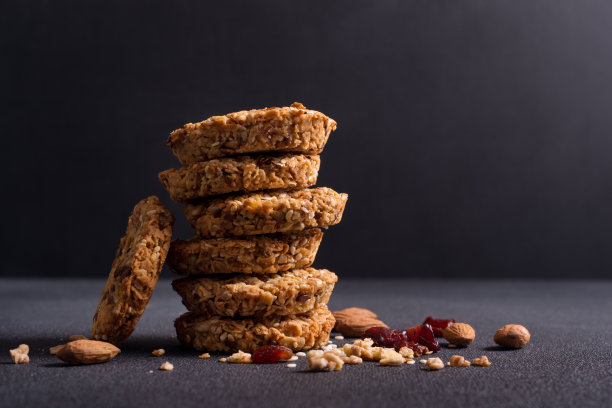 格兰诺拉能量曲奇配麦片和坚果图片下载