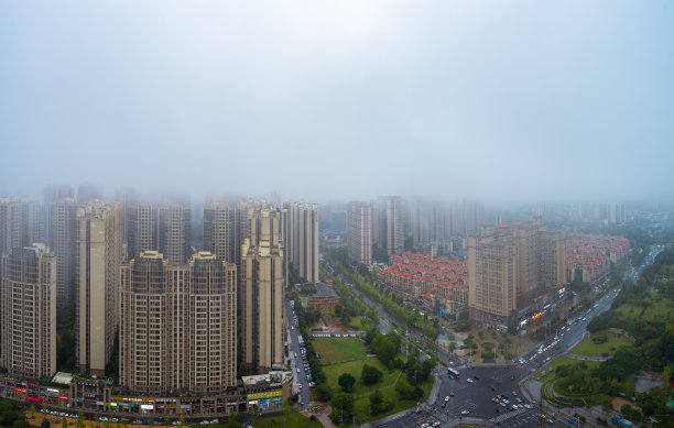 雨天的现代城市图片下载