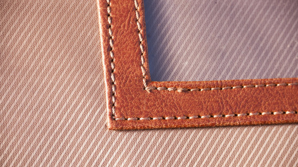 棕色皮革手袋内部细节图片下载