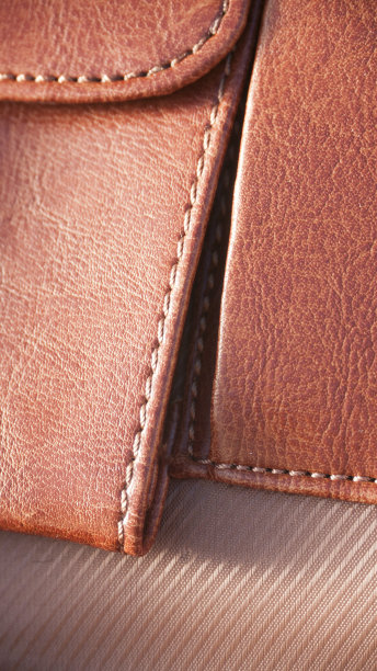 棕色皮革手袋内部细节图片下载