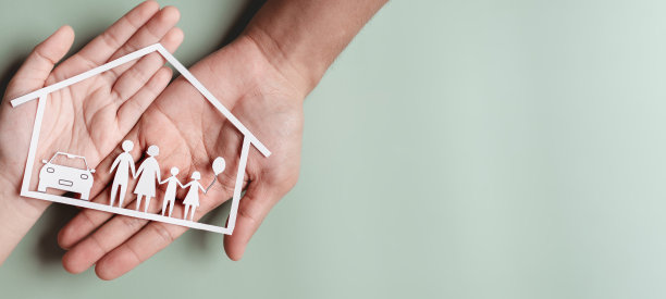 家庭剪纸、家庭家园、寄养、无家可归者支持、保护、卫生保健、世界精神卫生日、自闭症支持、在家教育、父母日概念图片下载