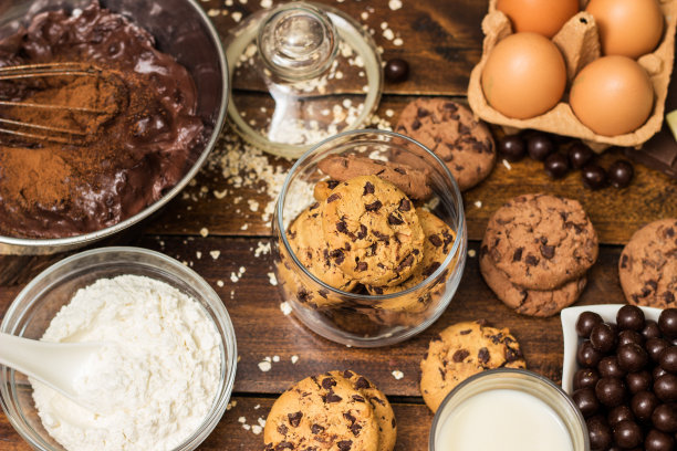 准备自制巧克力饼干图片下载
