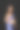 年轻美丽的肖像，快乐的女人站在工作室。拿着一个袋子。图片下载
