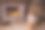穿着裙子的孩子打开礼物。图片下载