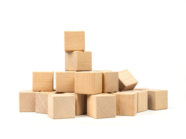 白色背景上的木块建筑图片下载