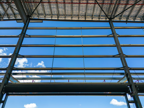 正在建设中的工业仓库的详细视图图片下载