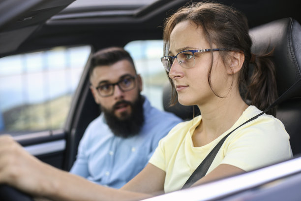 保持冷静图片下载