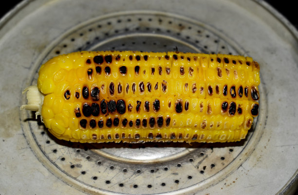 烤箱烤玉米，缅甸街头食品图片下载