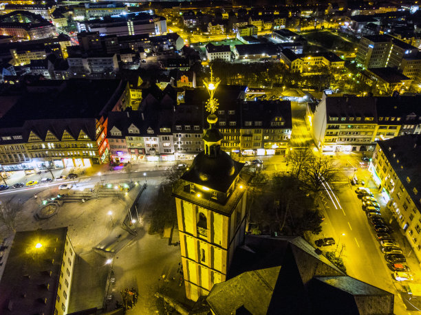无人机拍摄的城市夜晚美景图片下载