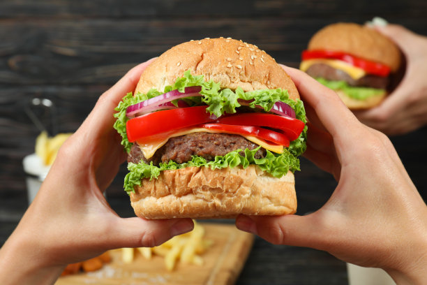吃快餐的概念，近距离观察图片下载