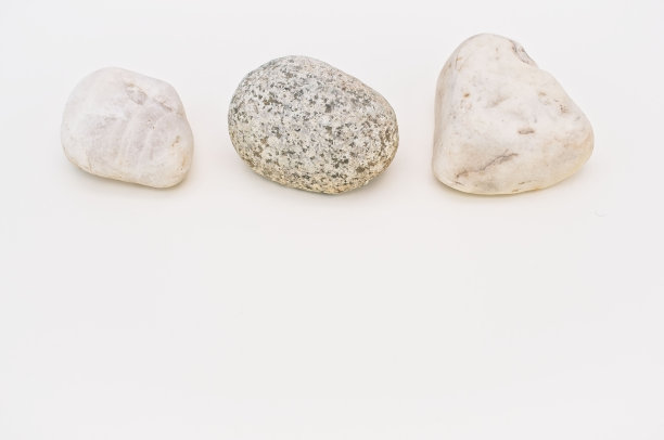 白色背景上的天然石头图片下载