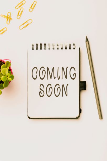 垂直插图的植物，一支铅笔，回形针和一个笔记本上即将到来的文字图片下载