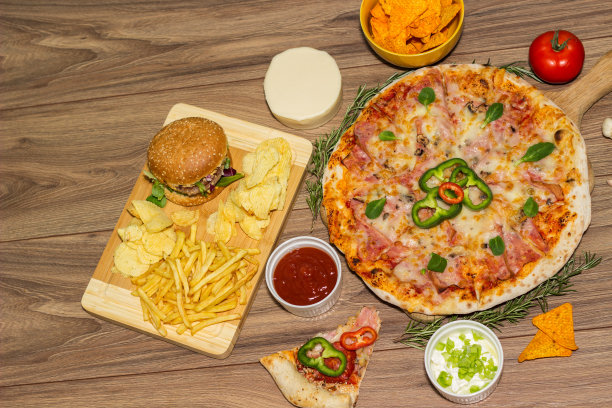 桌上有美味的快餐图片下载