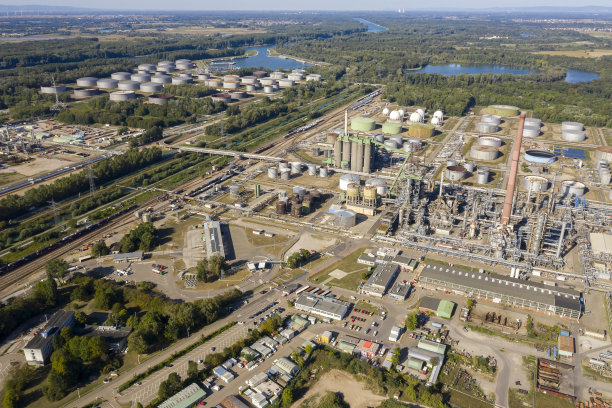 炼油厂，石油禁运，鸟瞰图图片下载