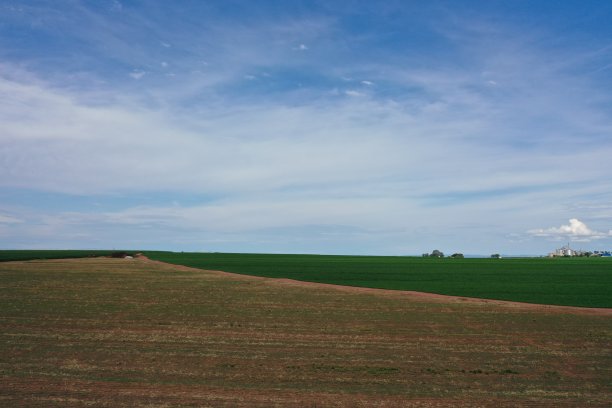 乌云密布的天空图片下载