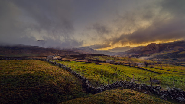 麦地那德波马尔，布尔戈斯，Merindades。牧羊人的帕西加小屋图片下载