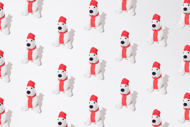 长毛绒北极熊图案。白色背景。图片下载