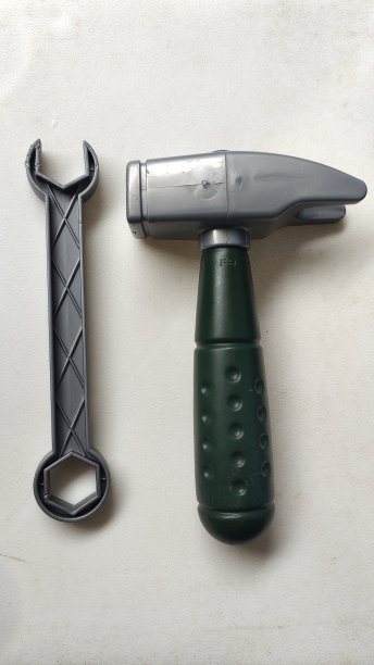 锤子和扳手玩具图片下载