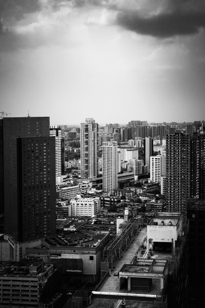 黑白相间的现代城市建筑图片下载