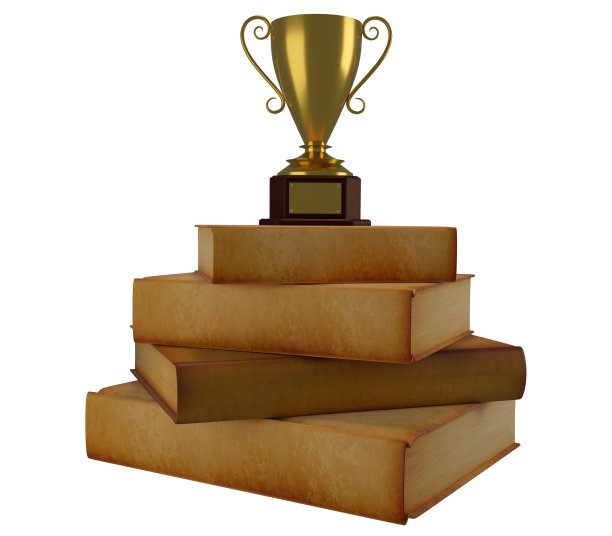 一堆带奖杯的书图片下载