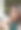 黑发女人正在化妆。图片下载