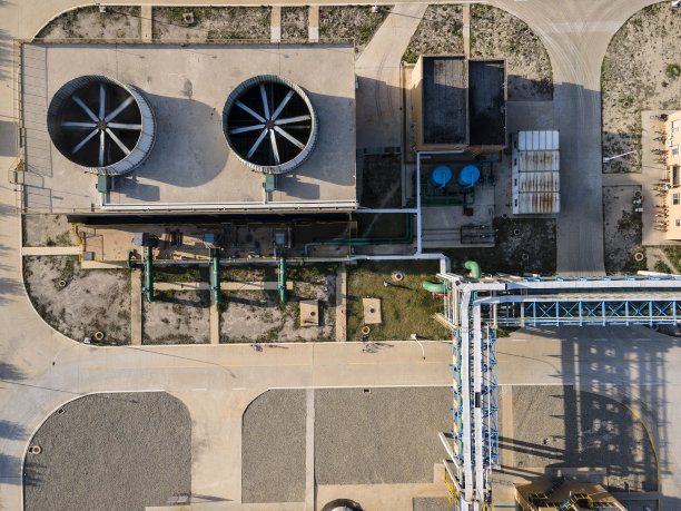 化工厂生产设备的鸟瞰图图片下载