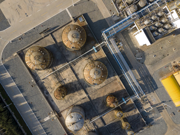 化工厂生产设备的鸟瞰图图片下载